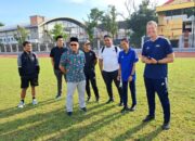 Dekan FIK UNP Kunjungi Lapangan Sepakbola FIK UNP sebagai Tempat Kursus Coach Educator Course