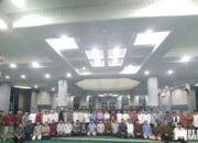 Rektor UNP Krismadinata Berikan Sambutan Dalam Subuh Mubarak