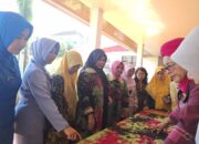 GOW Kota Padang Adakan Pelatihan Menjahit Bagi Pengurusnya di Rumah Dinas Walikota Padang