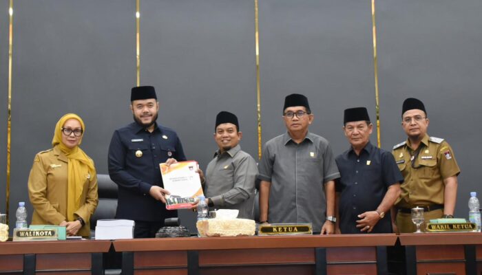 DPRD Padang Gelar Rapat Paripurna Tentang Penyampaian Walikota RAPBD P Tahun Anggaran 2025
