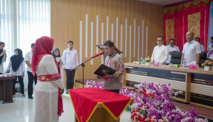Bupati Solok Jon Firman Pandu Resmi Lantik Pengurus Dekranesda Kabupaten Solok Periode 2025-2030