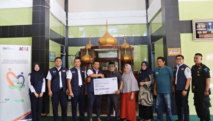 Perkuat Komitmen, KAI Divre II Sumbar Kembali Kucurkan Dana Bantuan TJSL di Kota Padang