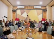 Diskominfo Padang Gandeng KI Sumbar saat Coaching Penyusunan DIP