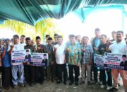 Wakil Walikota Maigus Nasir Menyaksikan Penyerahan Dana Pokir Wakil Ketua DPRD Padang Osman Ayub