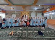 Penguatan Civic Education Dalam Membentuk Karakter Calon Pemimpin Demokratis Sejak Dini Bagi Pengurus OSIS SMPN 31 Padang