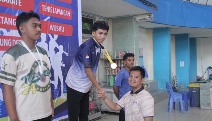 Sukses Jadi Tuan Rumah Cabang Olahraga Renang UNP Raih Juara Umum Tingkat Sumatera Barat Tahun 2025