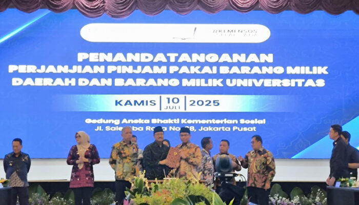 Rektor UNP Teken Perjanjian Pinjam Pakai Gedung untuk Sekolah Rakyat Bersama Mensos