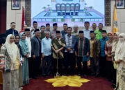 Rektor Krismadinata Hadiri Rapat Koordinasi Pengurus Masjid Raya Al-Azhar UNP