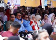 Bupati Lepas Pawai Alegoris Di Batusangkar