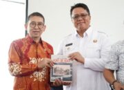 Wabup Ahmad Fadly Hadiri Buku Kartu Pos Bergambar Fort De Kock