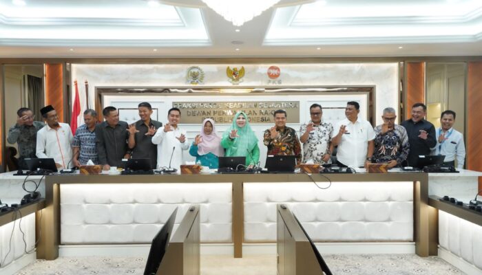 Hj. Nevi Zuairina Dorong Percepatan Pembangunan Daerah Bersama Pemerintah Kabupaten Agama