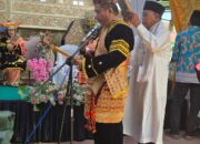 Dekan FBS UNP Prof. Dr. Ermanto, M. Hum Dilewakan Oleh KAN Sebagai Datuak Rajo Malenggang