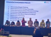 Rektor UNP Krismadinata Tandatangani Dokumen Perjanjian Kerja Sama PPG Guru Tertentu Tahap 1 dan Tahap 2 Tahun 2025