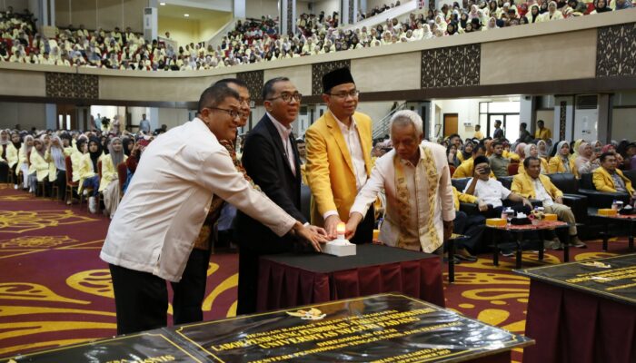 Delapan Gedung UNP Diresmikan Menteri Pendidikan Tinggi Sains dan Teknologi RI