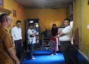 Tinjau Dua Rumah Tak Layak Huni, Wako Hendri Arnis Instruksikan Penyaluran Bantuan Cepat