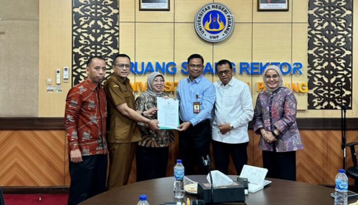 Kemenkes RI Tunjuk RSUD Dr. Achmad Mochtar Bukittinggi Sebagai Rumah Sakit Pendidikan Utama FK UNP