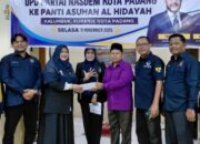Peringati HUT ke – 14, NasDem Padang Serahkan Sembako dan Santuni Puluhan Anak Yatim