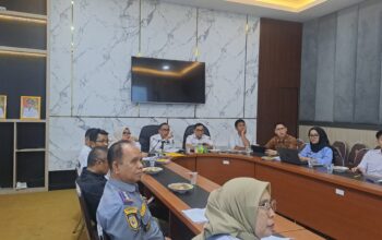 Sekda Kabupaten Solok Pimpin Rapat Evaluasi MBG