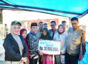 Wakil Walikota Padang Serahkan BSTT