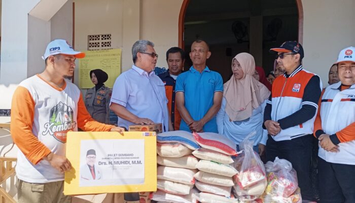 Ketua DPRD Meninjau Lokasi Banjir di Dua Lokasi serta Berikan Bantuan