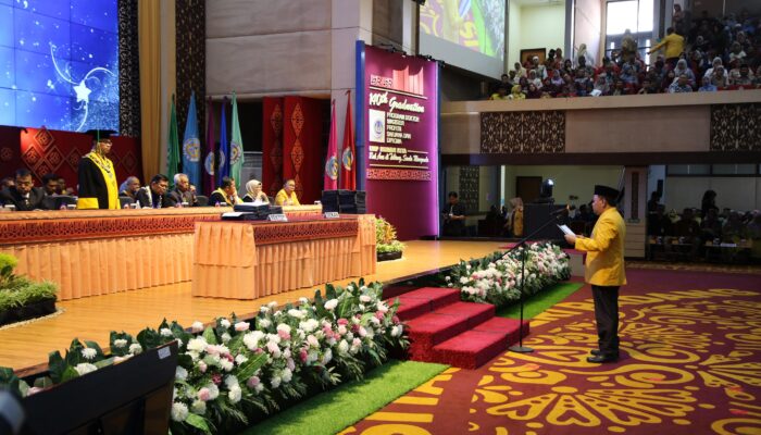 Rektor UNP Krismadinata Apresiasi Wisudawan ke 140 Periode September 2025 Ini Pesanya