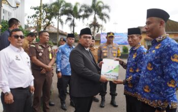 Wako Hendri Arnis Lantik dan Serahkan SK 1.113 PPPK