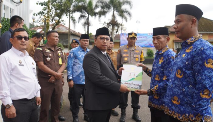 Wako Hendri Arnis Lantik dan Serahkan SK 1.113 PPPK