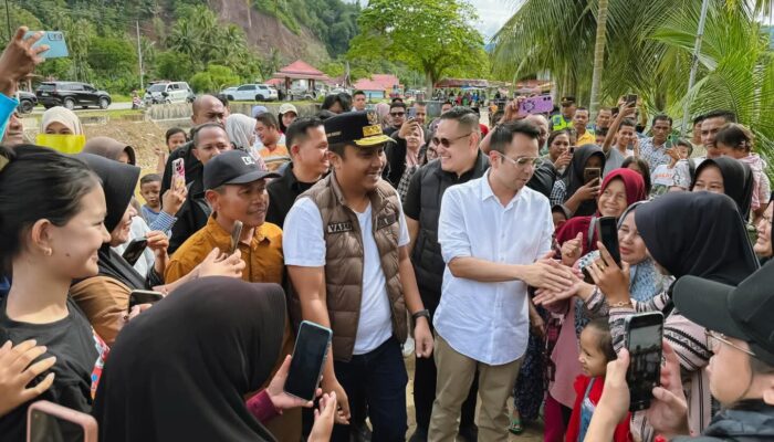 Mata Raffi Ahmad Berlinang di Sumatera