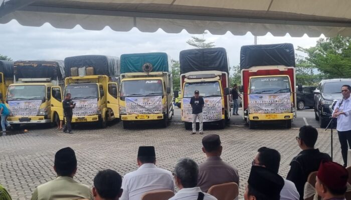 Amsakar Lepas Bantuan IKSB Batam untuk Korban Bencana di Sumbar