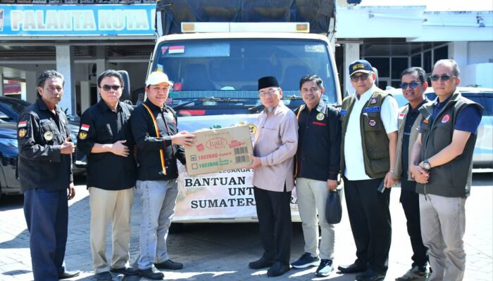 Bantuan Untuk Korban Bencana Hidrometeorologi di Kota Padang Terus Mengalir