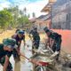 Personil 133/Ys Melaksanakan Karya Bakti Pasca Banjir Banda Gadang
