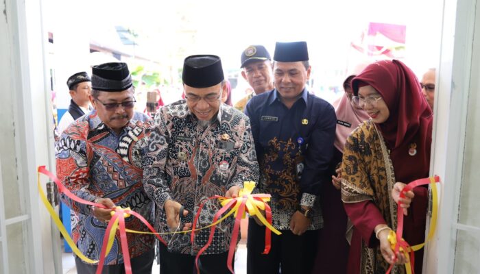 Wakil Walikota Resmikan Kelas Digital SMPN 32 Padang