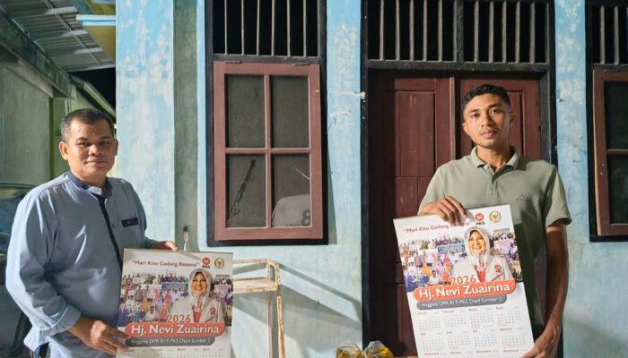 Semangat Berbagi Ramadan, Nevi Zuairina Salurkan Paket untuk Warga Pasaman Barat Melalui Ketua DPD PKS