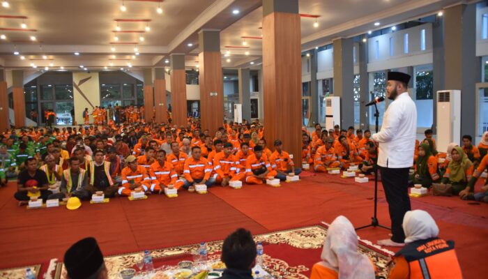 Walikota Padang Buka Bersama dengan DLH, TRC dan Dinas PUPR