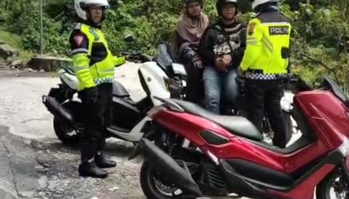 Tim Pengurai Ditlantas Polda Sumbar Tindak Pengendara yang Langgar Sistem One Way