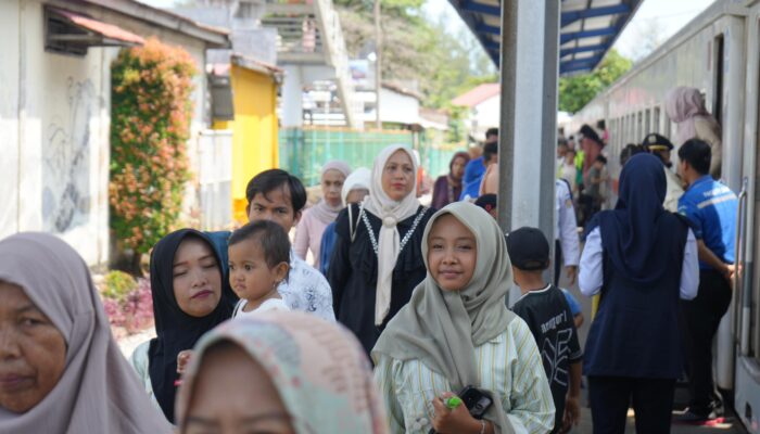 Puncak Penjualan…! Tiket KA di Sumbar Tembus 10 Ribu Tiket Dalam Sehari