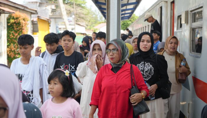 Diserbu Penumpang, Penjualan Tiket KA Pariaman Ekspres Hari ini Mencapai 158%