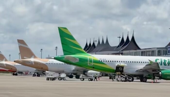 Padat Parah! Puluhan Penerbangan Tiba di BIM dalam Satu Hari