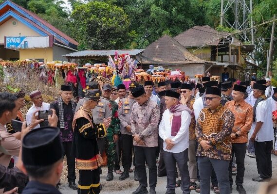 Resmikan Menara Masjid di Taratak Tangah, Bupati Solok Tekankan Pentingnya Silaturahmi Pasca Lebaran