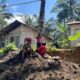 Saat Anak Desa Menyaksikan Pembangunan TMMD dari Dekat 
