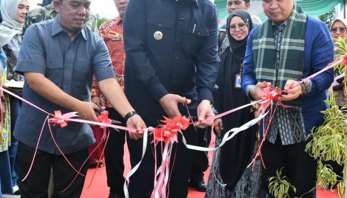 Walikota Padang Resmikan Toilet Baru Program TJSL PT PLN Persero