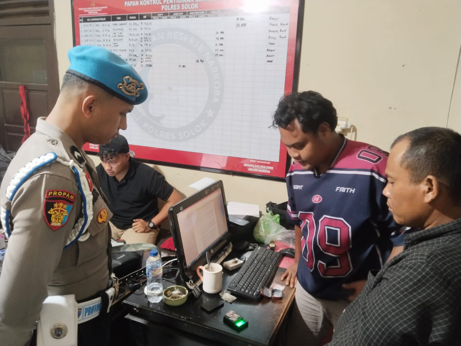 Satuan Reserse Narkoba (Satresnarkoba) Polres Solok kembali mengungkap kasus penyalahgunaan narkotika golongan I bukan tanaman jenis sabu (dok foto istimewa)