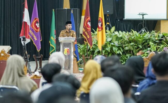 Pelantikan Rektor UMMY Solok Berlangsung Khidmat, Ini Pesan Wali Kota