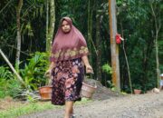 Semangat Perempuan Desa Krangean di Tengah Pembangunan TMMD