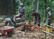 Obrolan Pagi Iringi Semangat Gotong Royong Satgas TMMD dan Warga di Krangean