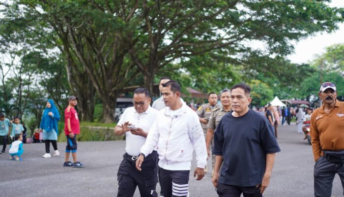 Bupati Jon Firman Pandu Ajak Masyarakat Hidup Sehat di GOR Batubatupang, UMKM Ikut Tumbuh
