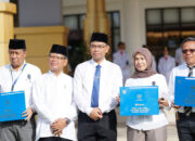 UNP Anugerahkan Satyalancana Karya Satya kepada ASN Berprestasi pada Hardiknas 2026