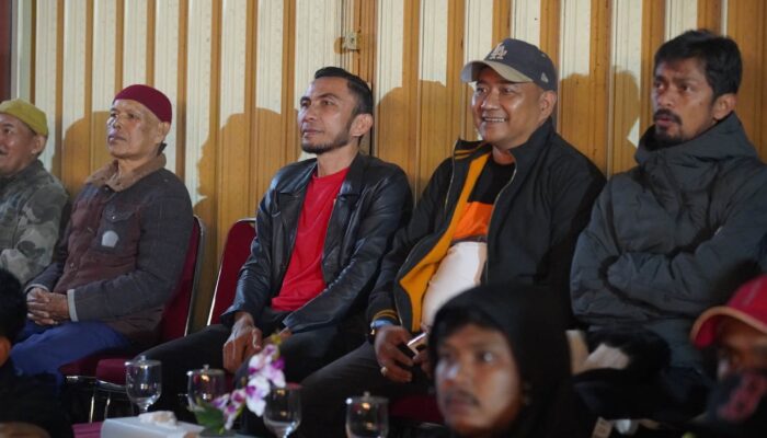 Suasana Final Piala Dunia 2026 Hidupkan Pasar Pusat, Warga Padang Panjang Larut dalam Euforia