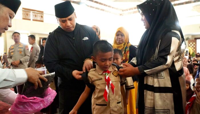 Baznas dan Pemko Padang Panjang Perkuat Akses Pendidikan Lewat Bantuan Seragam Sekolah Gratis