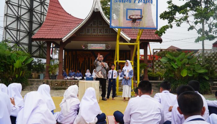 Dorong Lahirnya Dokter Muda, Hendri Arnis Siapkan Dukungan Pendidikan bagi Putra Daerah